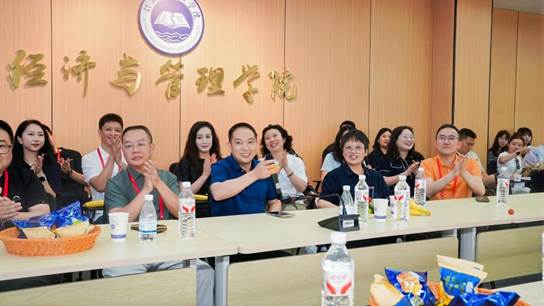 座谈会1